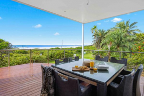 The Vibe Beach House - direct beach access, spa, Lake Cathie